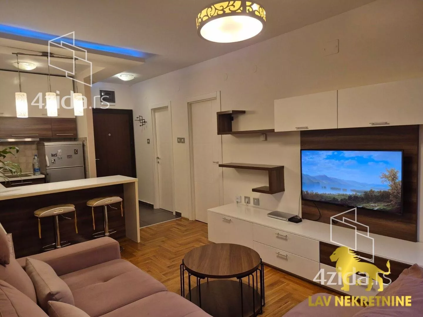 Jednoiposoban stan | 4zida