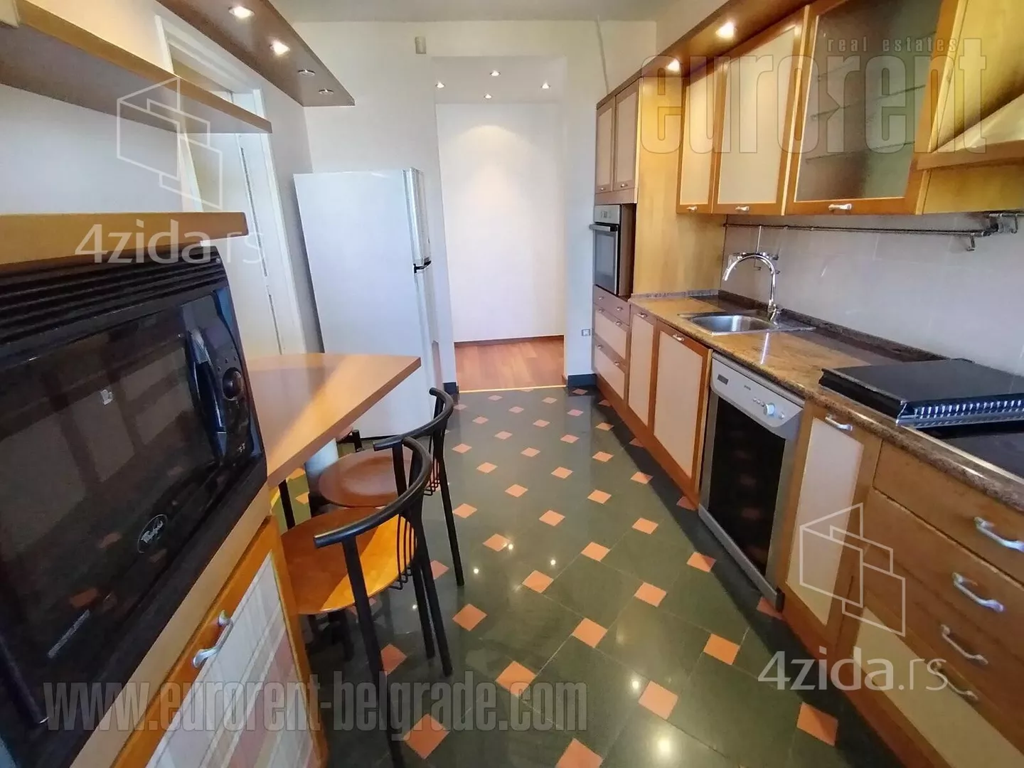 Petosoban stan | 4zida