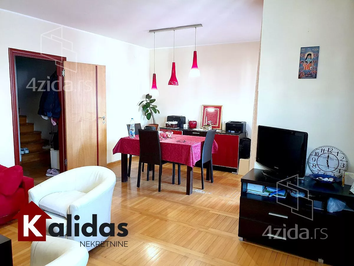 Petosoban stan | 4zida