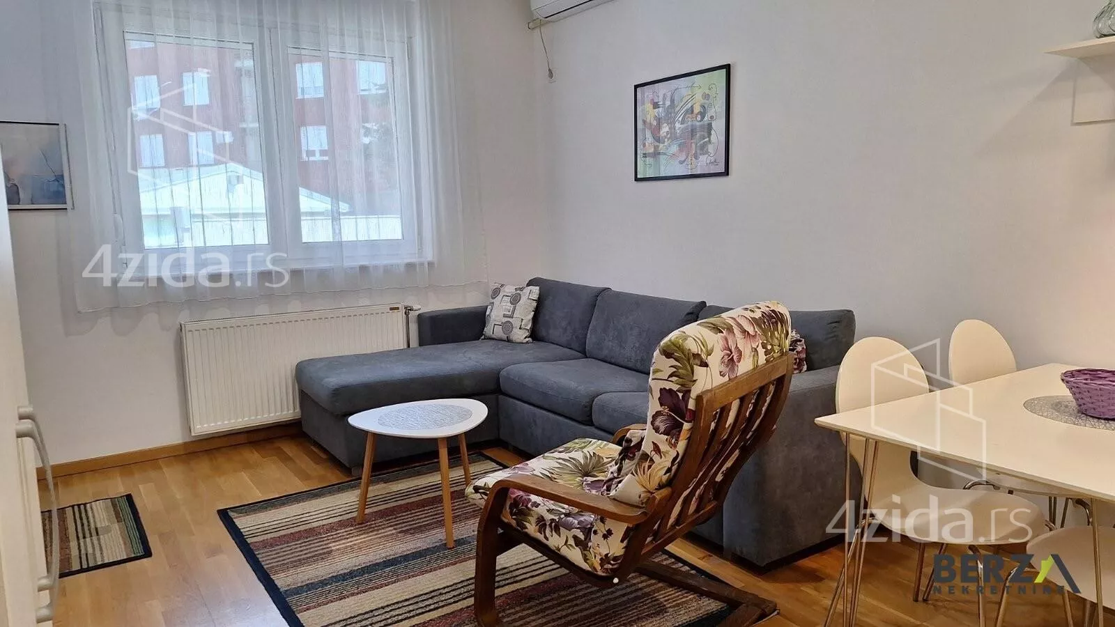 Jednoiposoban stan | 4zida