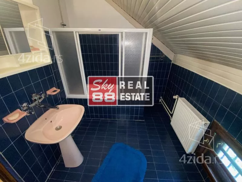 Šestosoban stan | 4zida