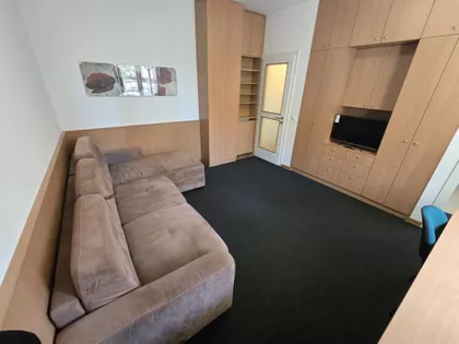 Gvozdićeva | 4zida.rs