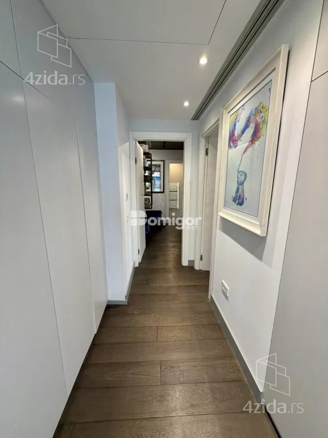 Četvoroiposoban stan | 4zida