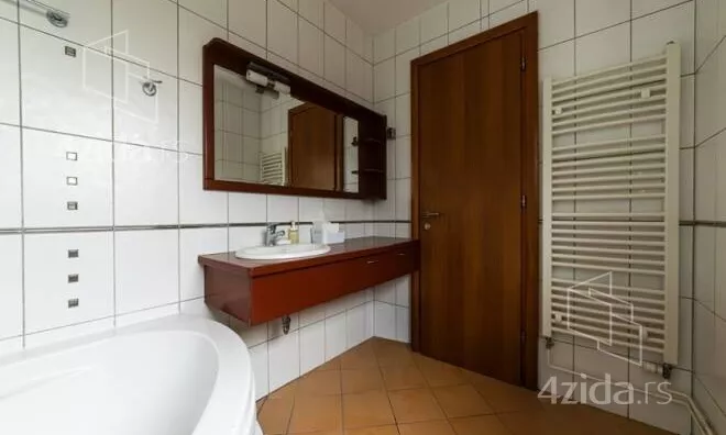 4-etažna kuća | 4zida