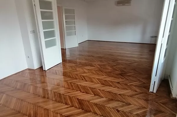 Poslovna zgrada | 4zida