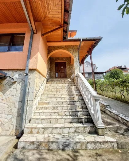 PORODICE ILIC | 4zida.rs