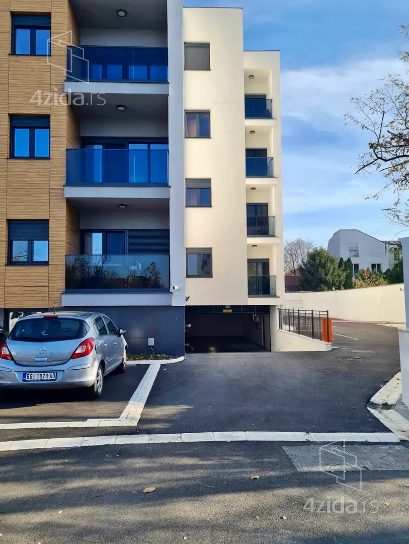 Parking | 4zida
