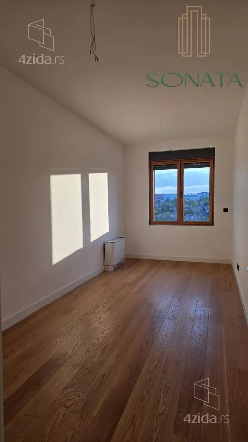 Šestosoban stan | 4zida