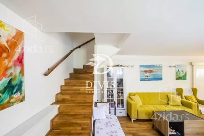 Četvoroiposoban stan | 4zida