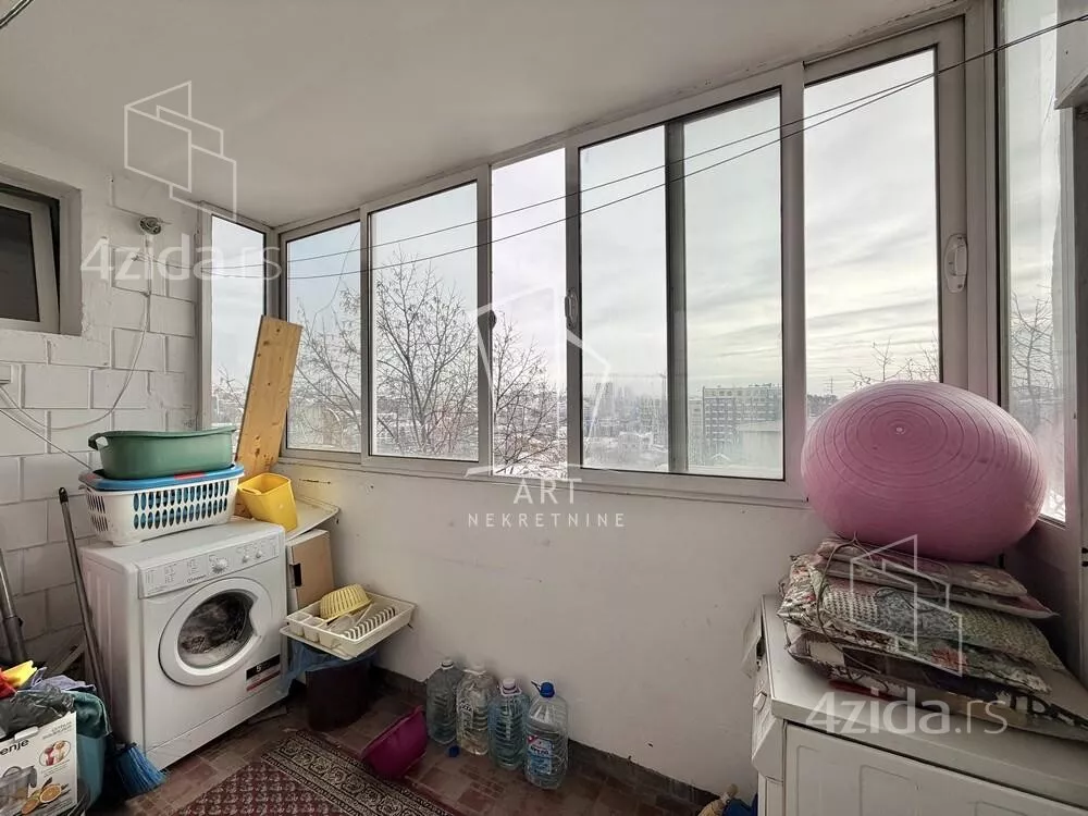 Dvoiposoban stan | 4zida