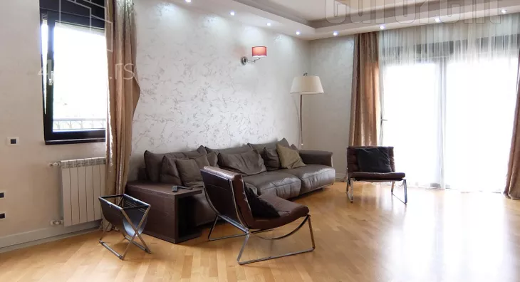 Četvoroiposoban stan | 4zida