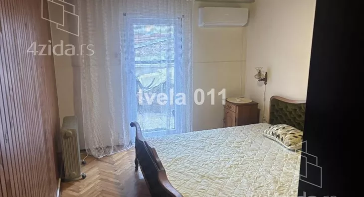 Četvoroiposoban stan | 4zida