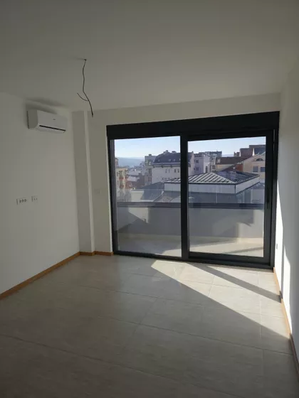 Karađorđeva | 4zida.rs