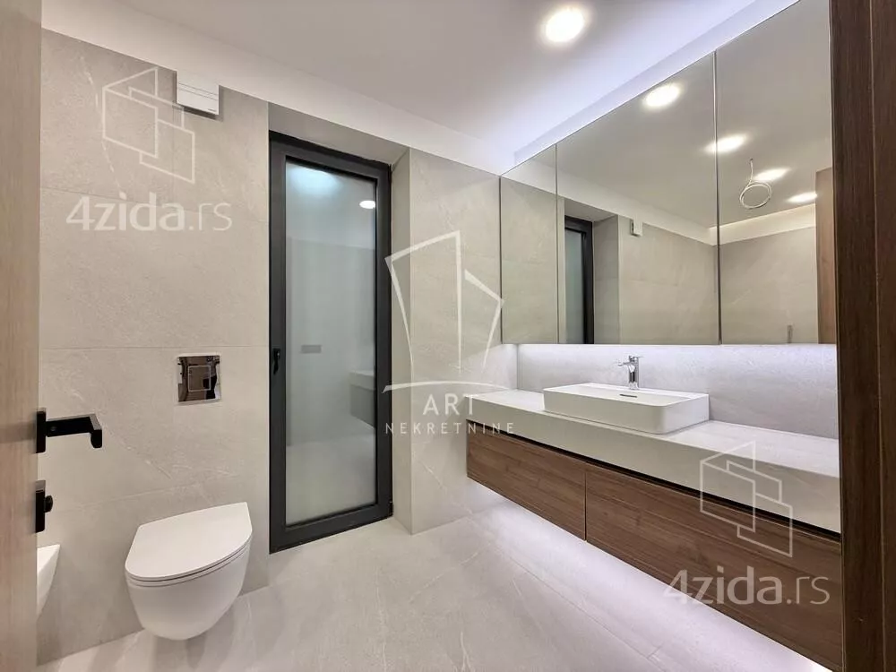 Petosoban stan | 4zida