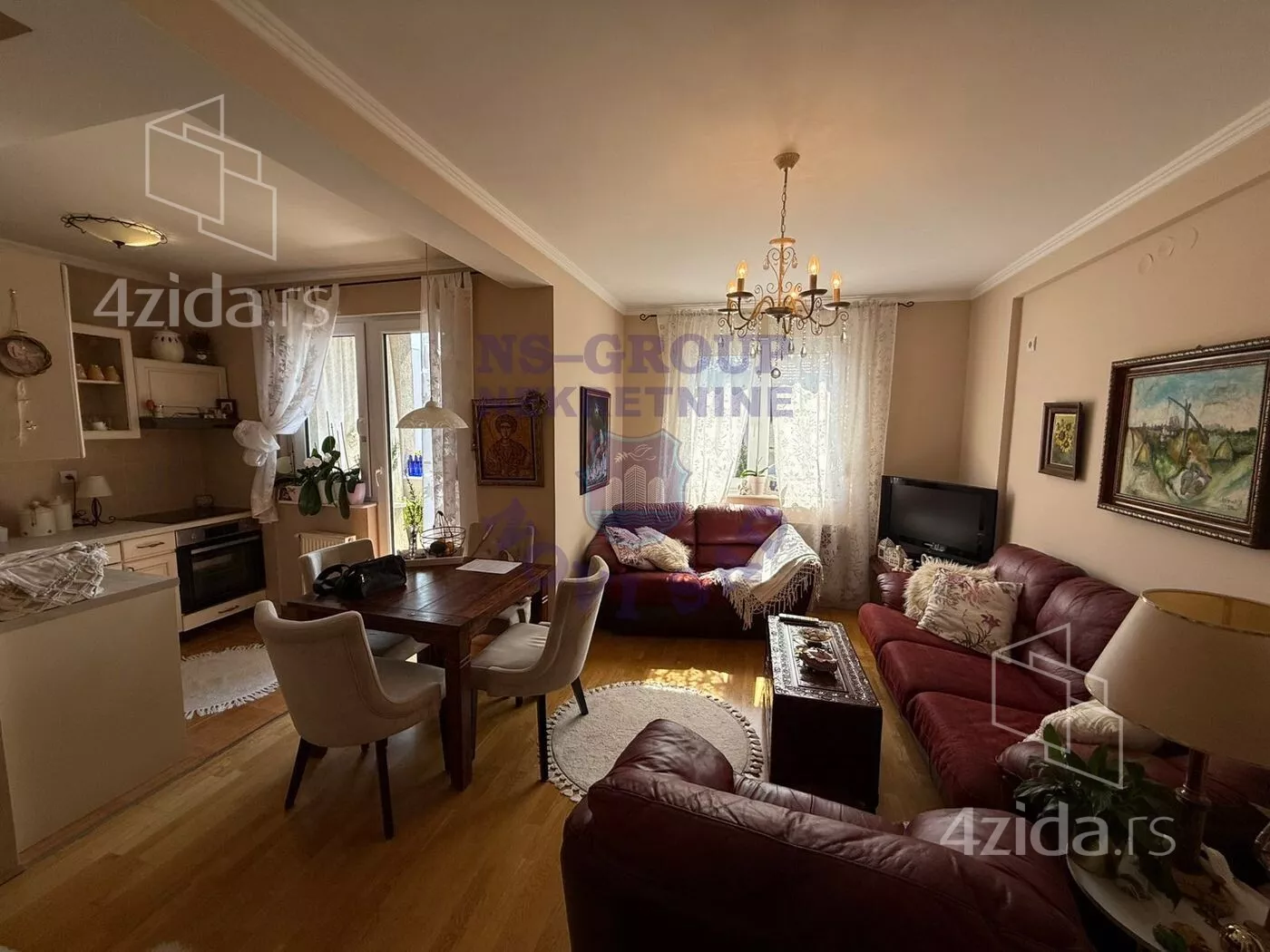 Troiposoban stan | 4zida