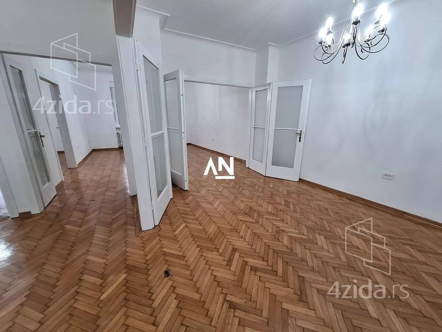 Petosoban stan | 4zida