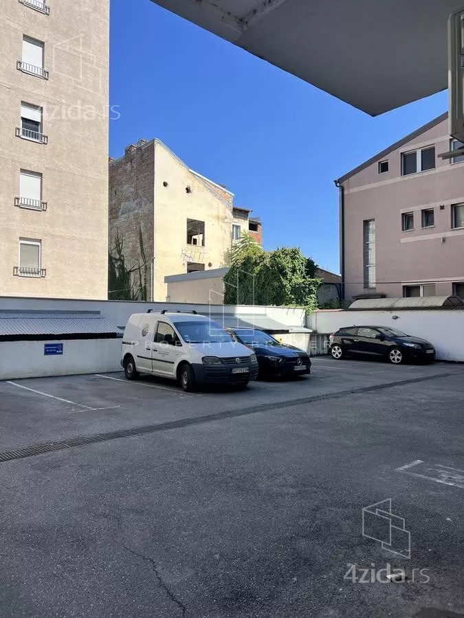 Garaža | 4zida