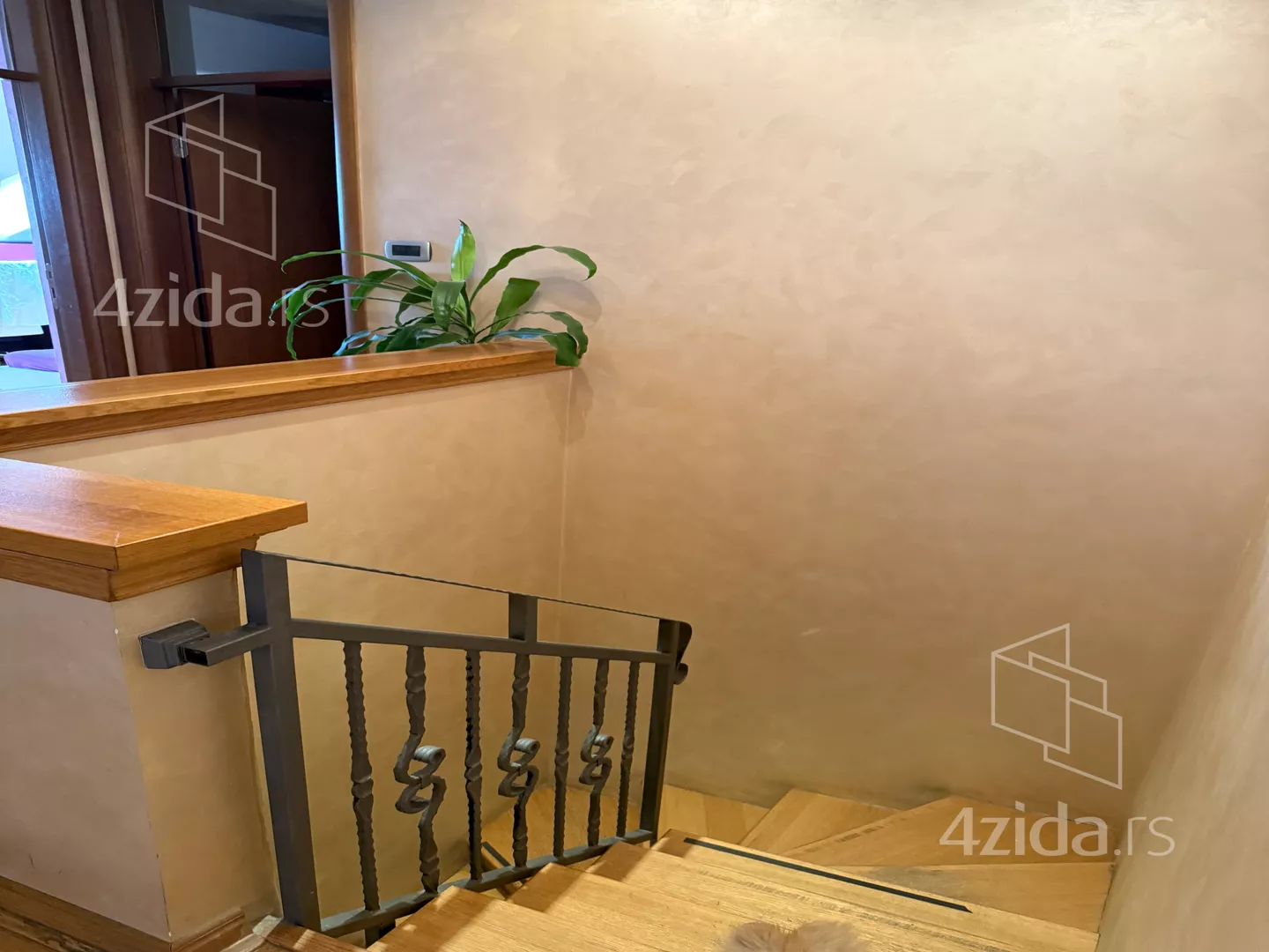 Četvoroiposoban stan | 4zida