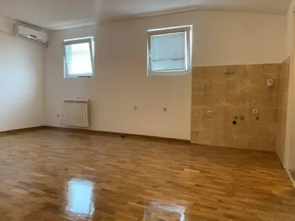 BRACE RIBNIKAR | 4zida.rs