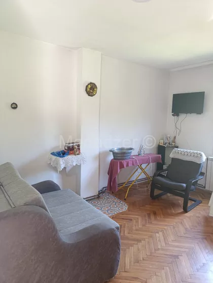 Trinaestog oktobra | 4zida.rs