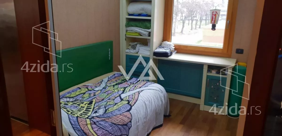 Petosoban stan | 4zida