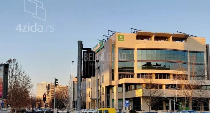 Četvoroiposoban stan | 4zida