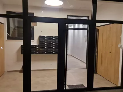 Stari Banovci | 4zida.rs