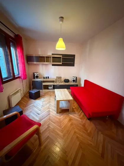 Prvomajska | 4zida.rs