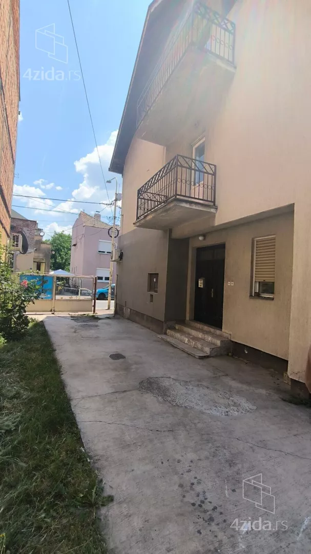 3-etažna kuća | 4zida