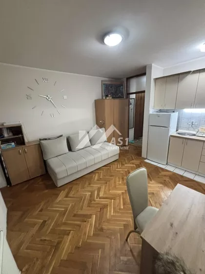 Vuka Karadžića | 4zida.rs