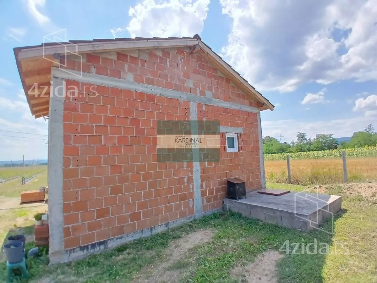 Poljoprivredno zemljište | 4zida