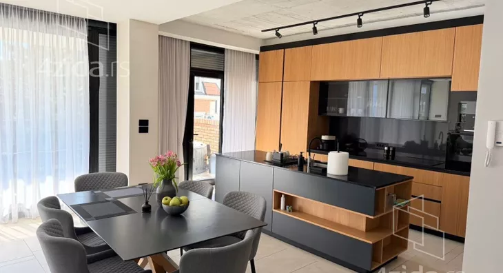 Petosoban stan | 4zida