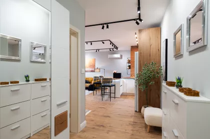 Luke Sučića 9 | 4zida.rs