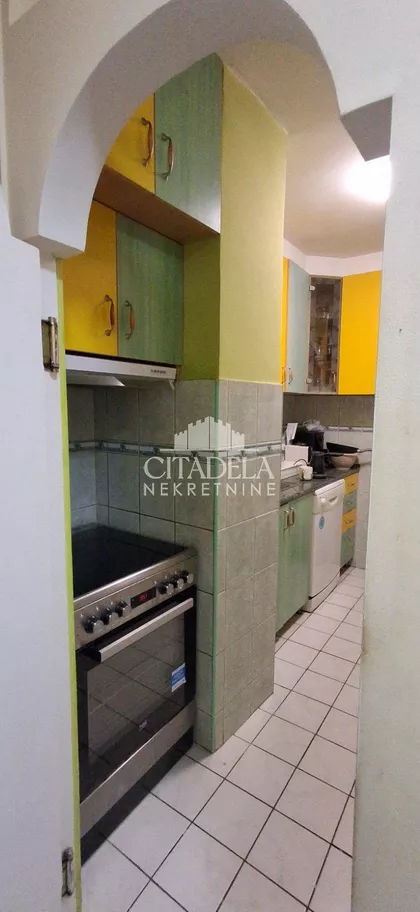 Tome Maksimovića | 4zida.rs