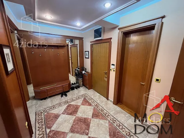 Petosoban stan | 4zida