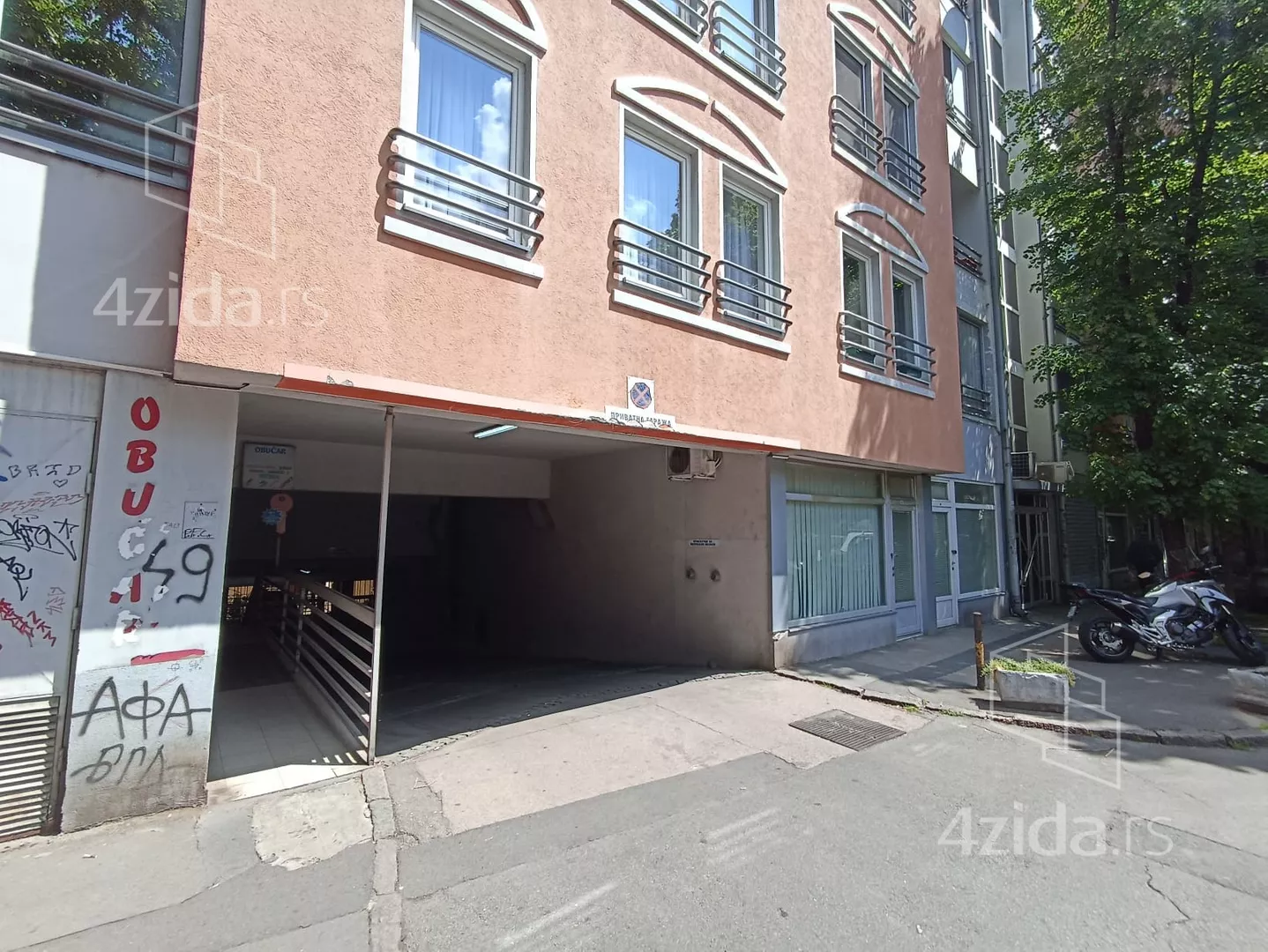 Garaža | 4zida