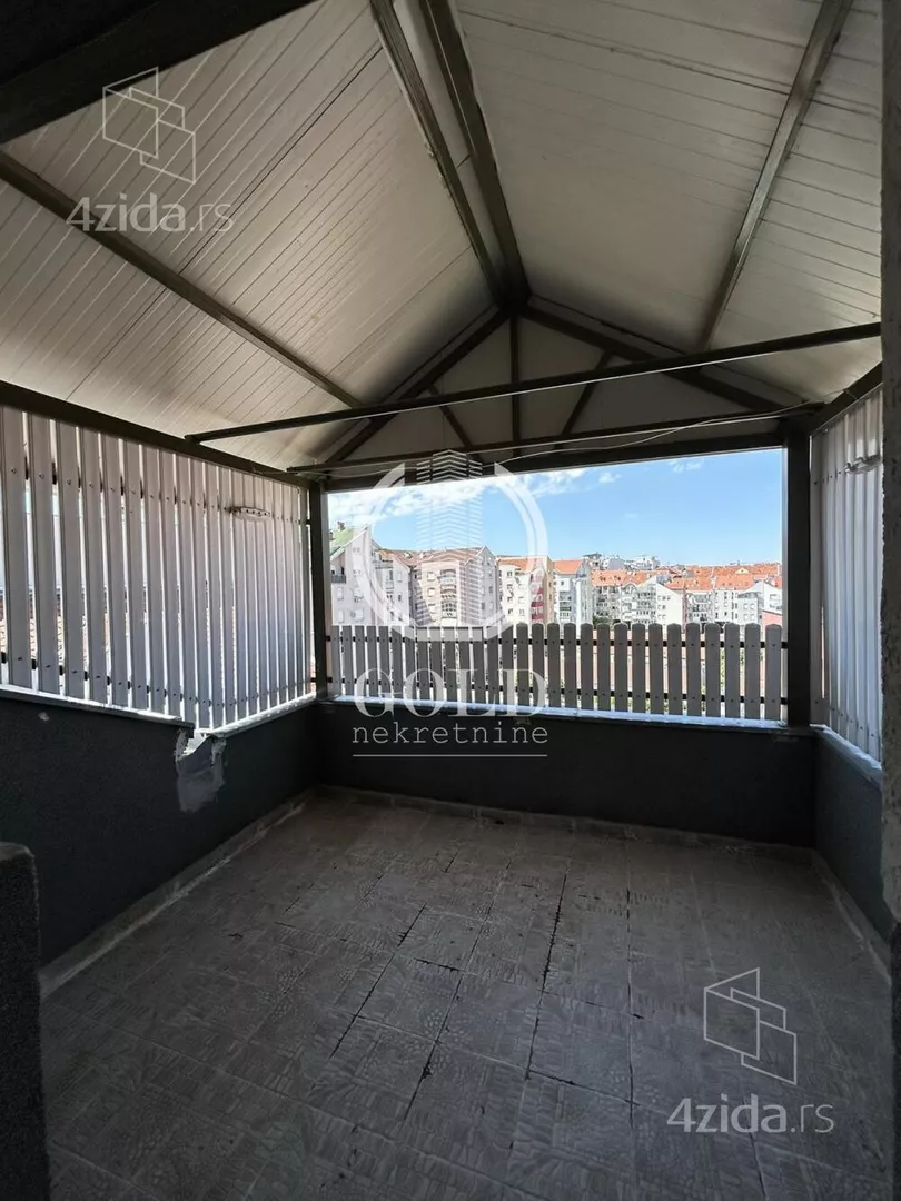 Petosoban stan | 4zida