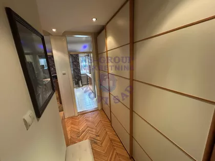 Pavla Papa | 4zida.rs