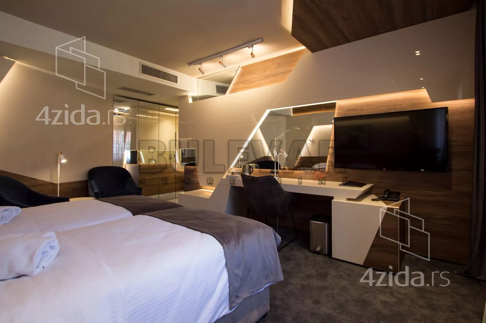 Lokal | 4zida