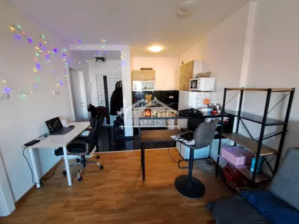 Momčila Živojinovića | 4zida.rs