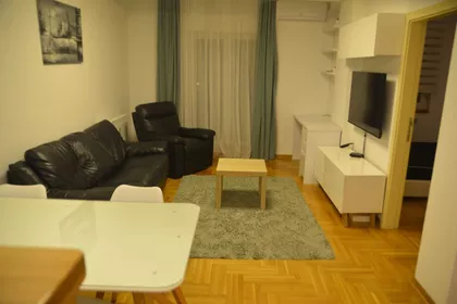 Đeram pijaca | 4zida.rs