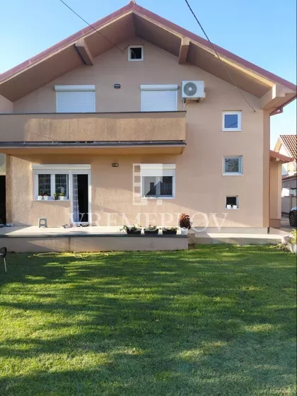 Borča | 4zida.rs