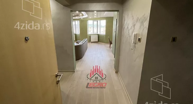 Petoiposoban stan | 4zida