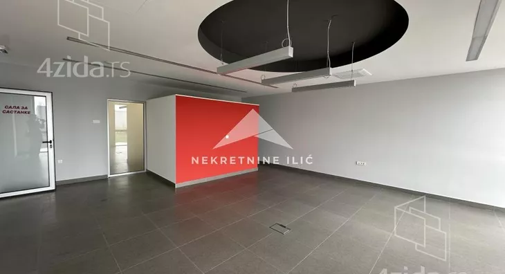 Poslovna zgrada | 4zida