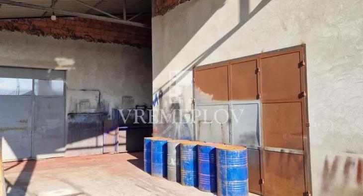 Poslovna zgrada | 4zida