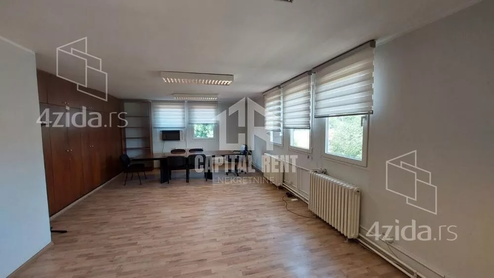 Poslovna zgrada | 4zida