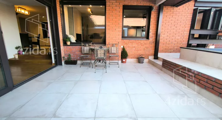 Petosoban stan | 4zida