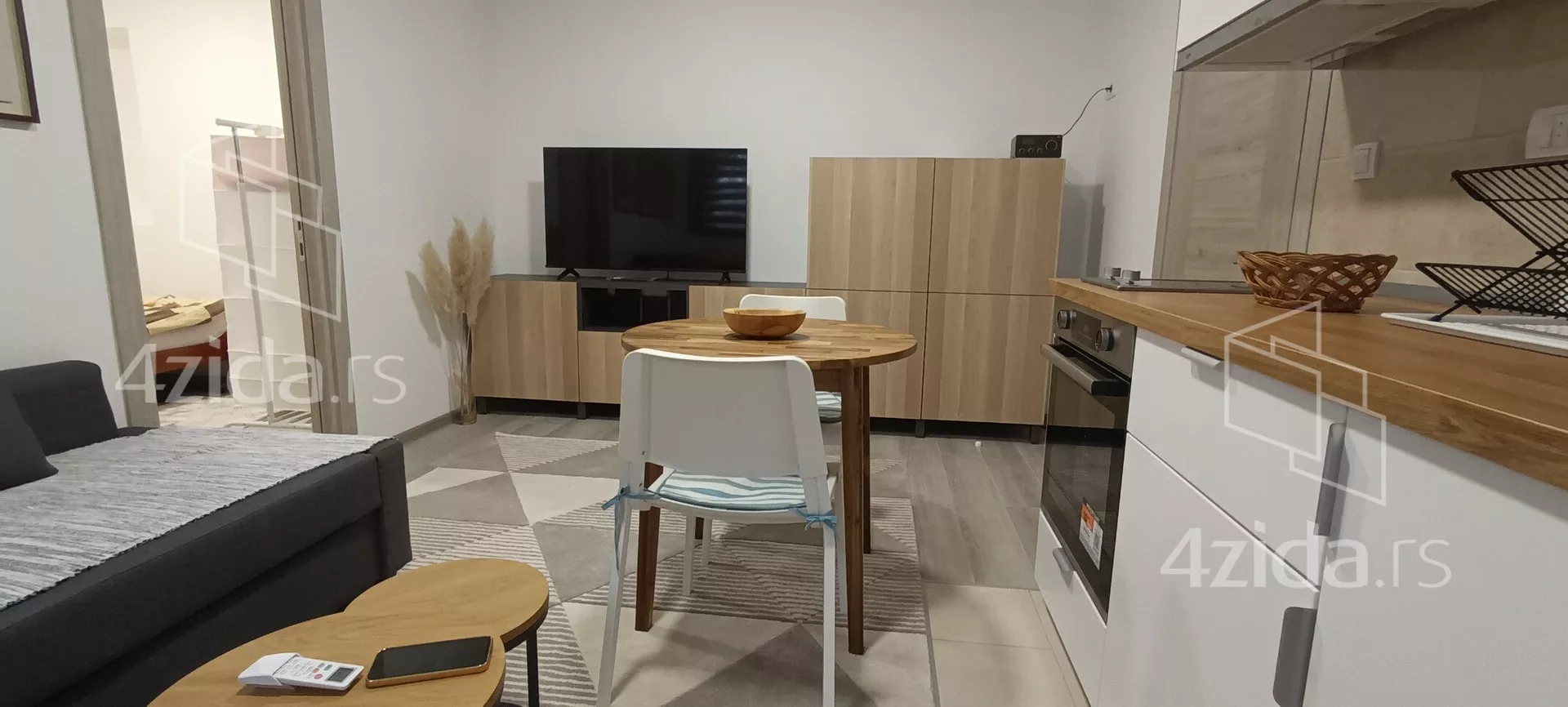 Jednoiposoban stan | 4zida