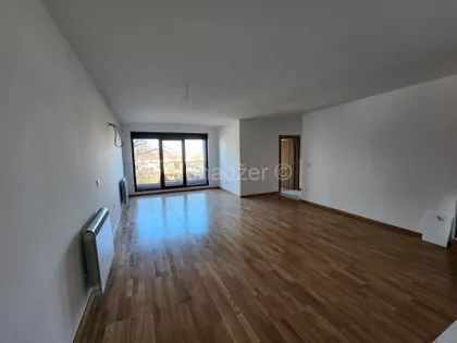 Prvomajska | 4zida.rs