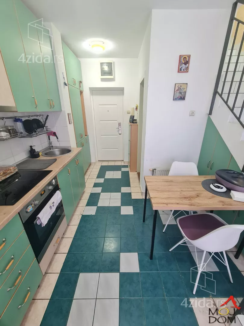 Troiposoban stan | 4zida